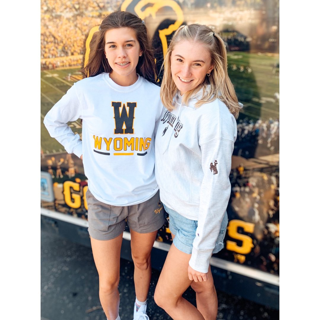 Finally feeling like spring with these new arrivals 🤠 #brownandgold #onewyoming