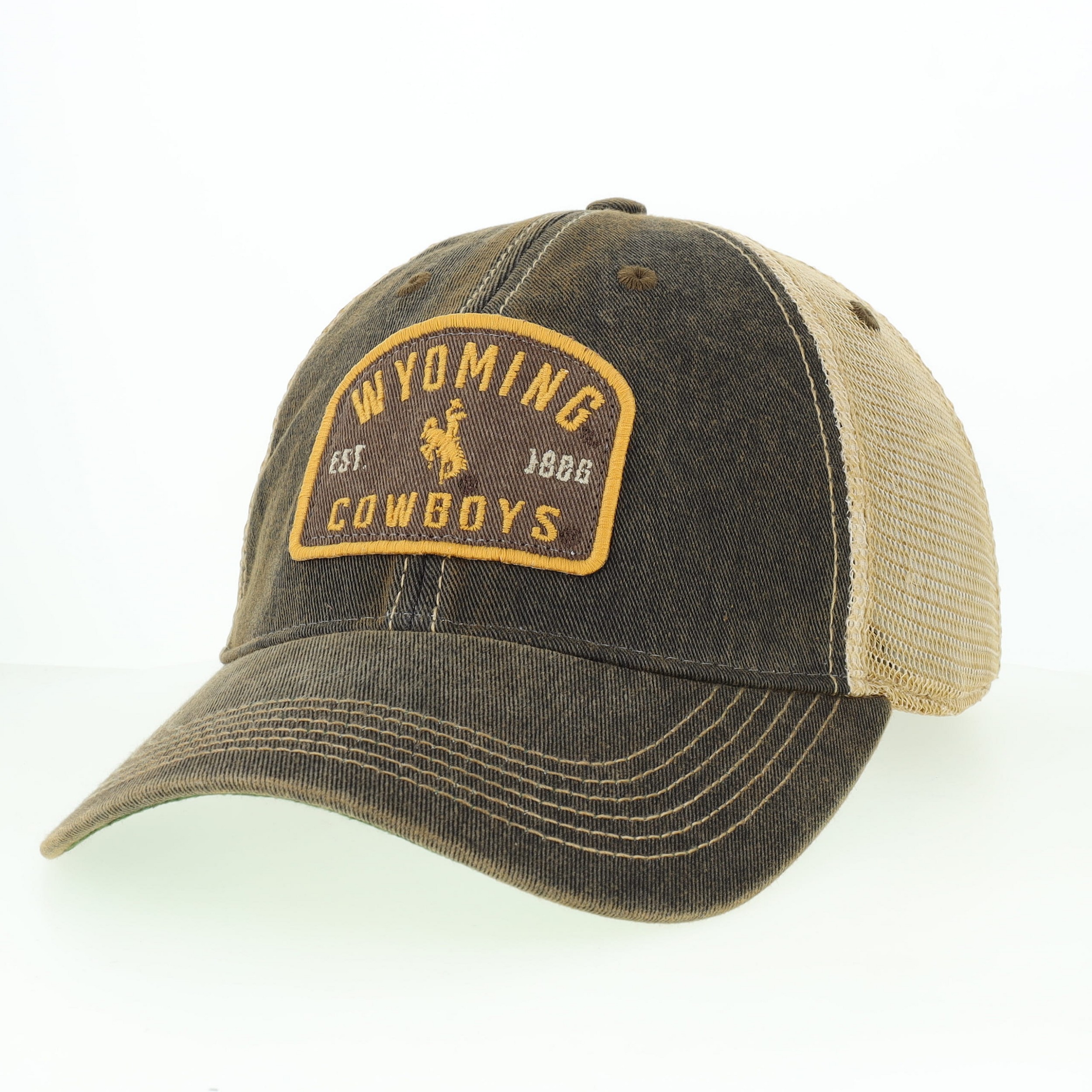 Grey hat brim and front is grey with white mesh backing. Patch on front is wyoming, with bucking horse under and cowboys at bottom. in gold.