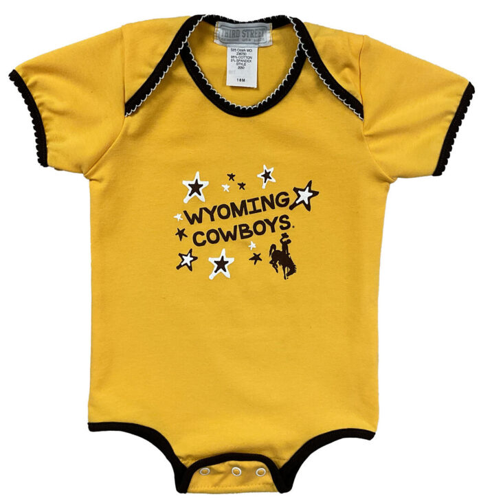 gold short sleeve onesie with brown trim detail. Design center chest, wyoming cowboys stacked, white and brown stars surrounding